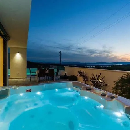Hillside Villa Barci