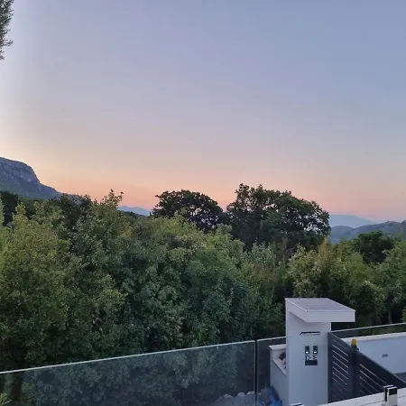 Villa Hillside